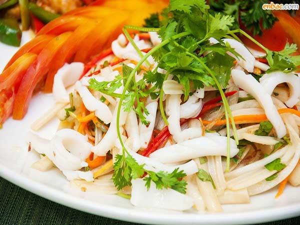 Mực một nắng xào hành ngon hấp dẫn