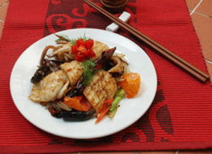 Mực một nắng xào ớt khô ngon lạ